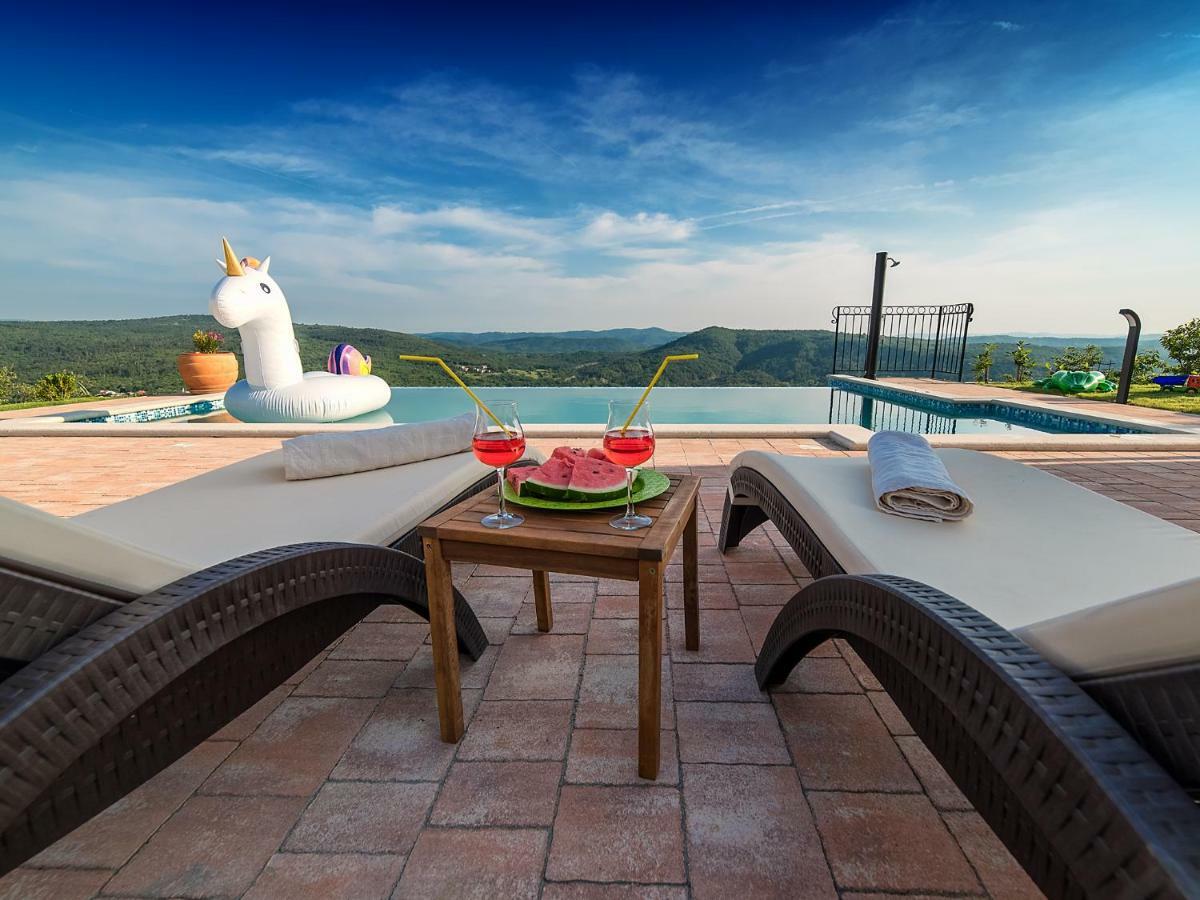 Home Andrea With Infinity Salty Pool Roc Bagian luar foto