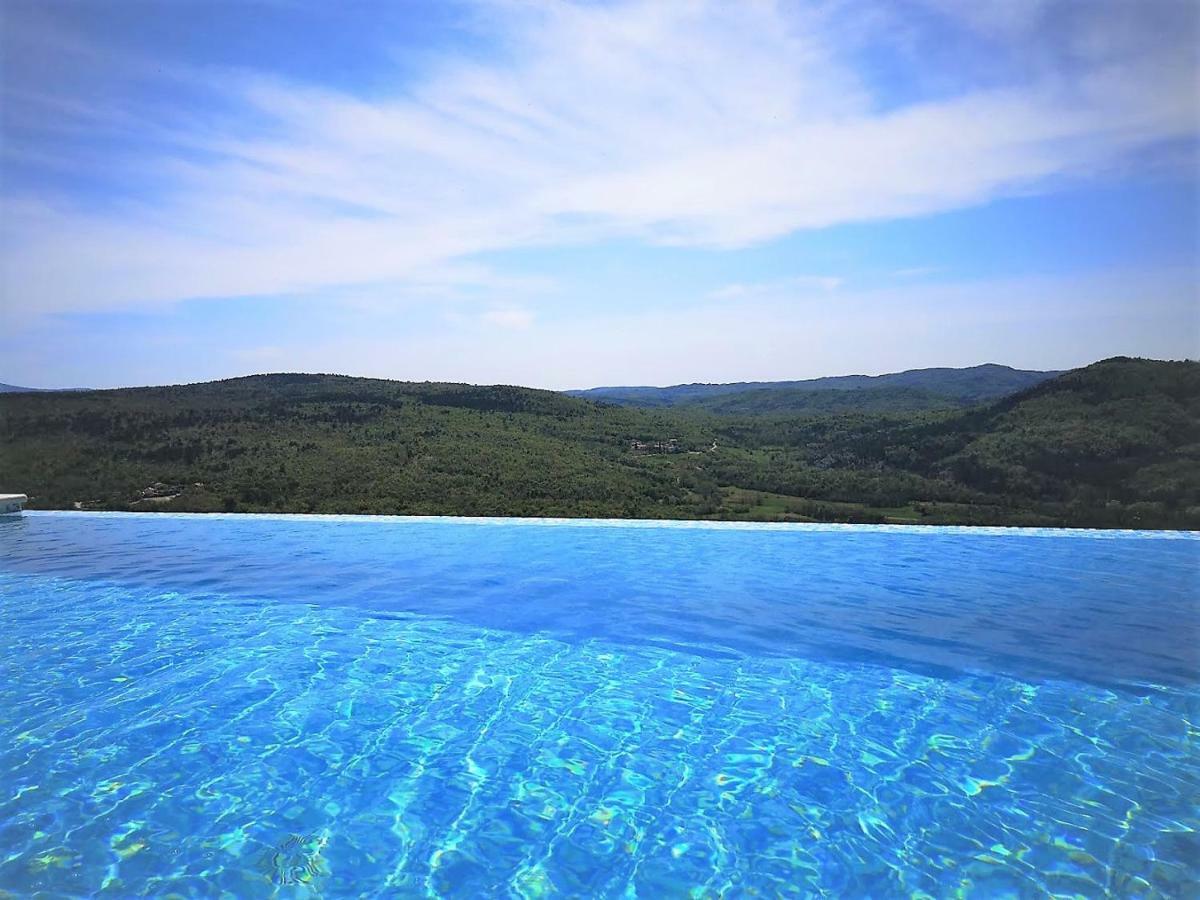 Home Andrea With Infinity Salty Pool Roc Bagian luar foto